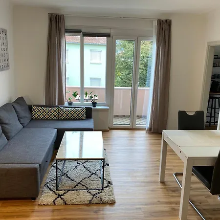 Charming Flat In A Quiet Location Грац