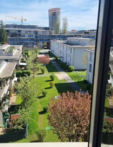 公寓 Charming Flat In A Quiet Location *