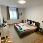 Apartmán Charming Flat In A Quiet Location