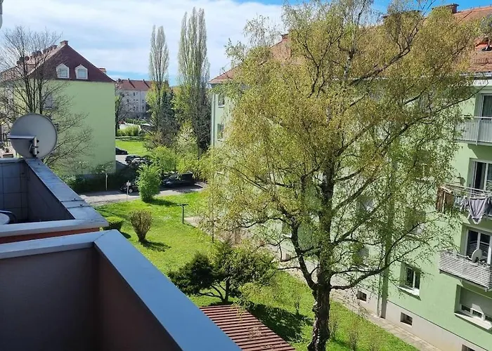 Charming Flat In A Quiet Location Appartamento Graz